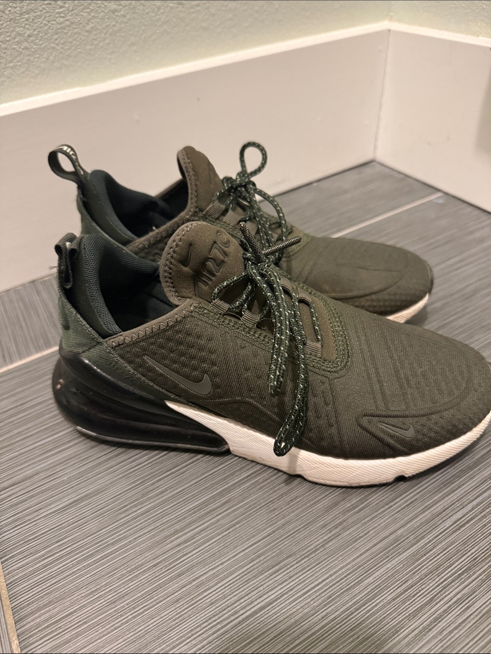 Nike Air Max 270 Youth Sneakers - Olive Green & Black Size 5.5Y